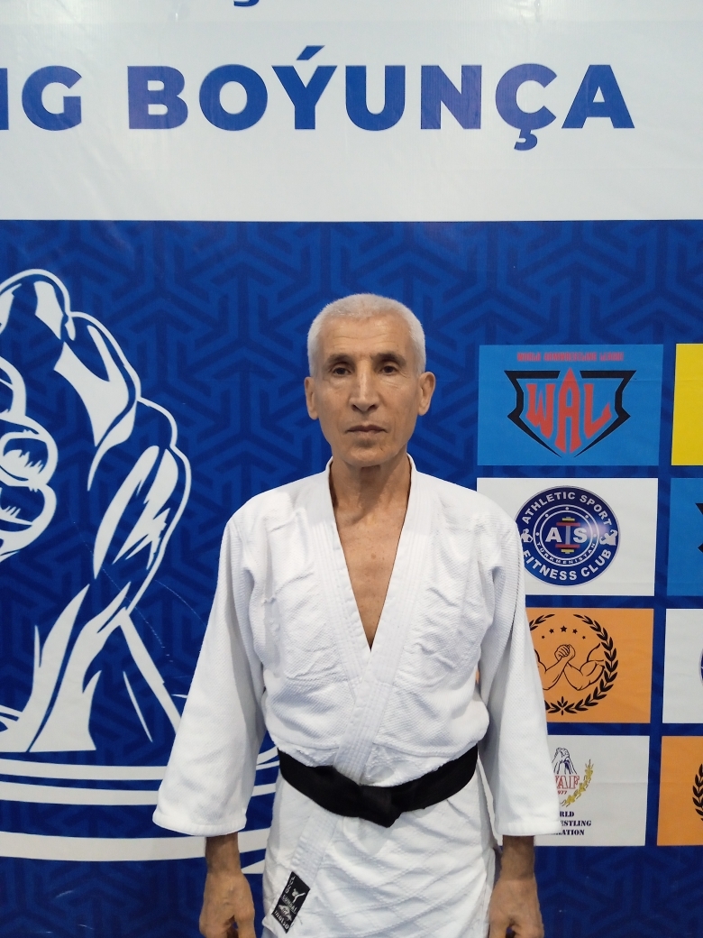 <span style="font-weight: bold;">Yuriy Karyyev&nbsp; &nbsp; &nbsp; &nbsp; 2 Dan Eurasia Aikido&nbsp; </span><span style="font-style: italic;">Aikido trainer,&nbsp;1 st category instructor, master of sports in boxing&nbsp; and boxing trainer</span>